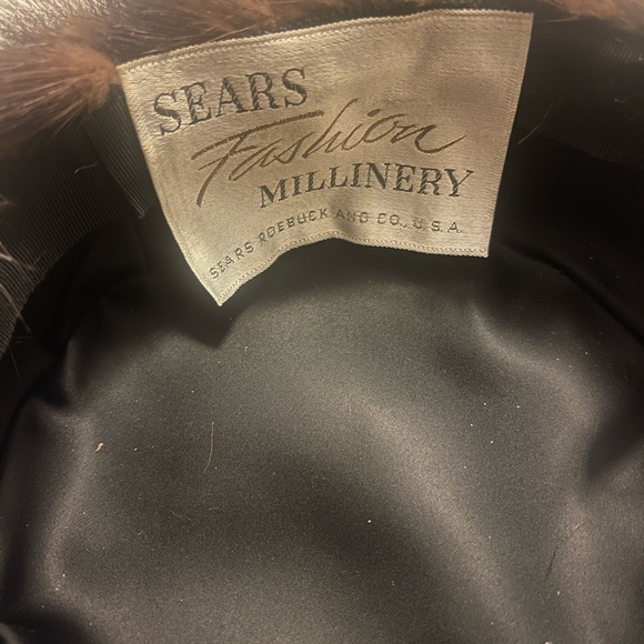 Fur  Mink Hat & Cuff Muffins - Picture 7 of 7